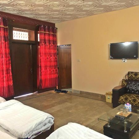 Babar House Hotell Faisalabad Eksteriør bilde