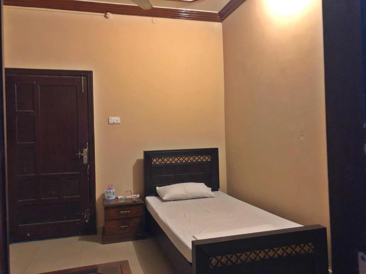 Babar House Hotell Faisalabad Eksteriør bilde