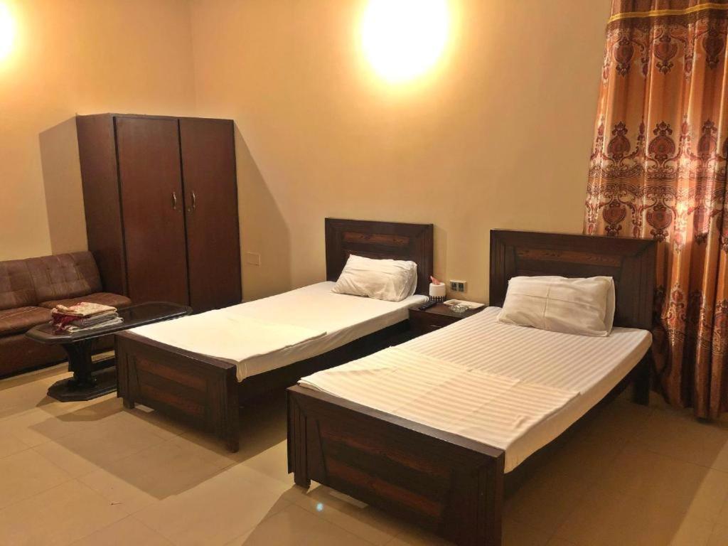 Babar House Hotell Faisalabad Eksteriør bilde
