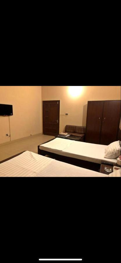 Babar House Hotell Faisalabad Eksteriør bilde